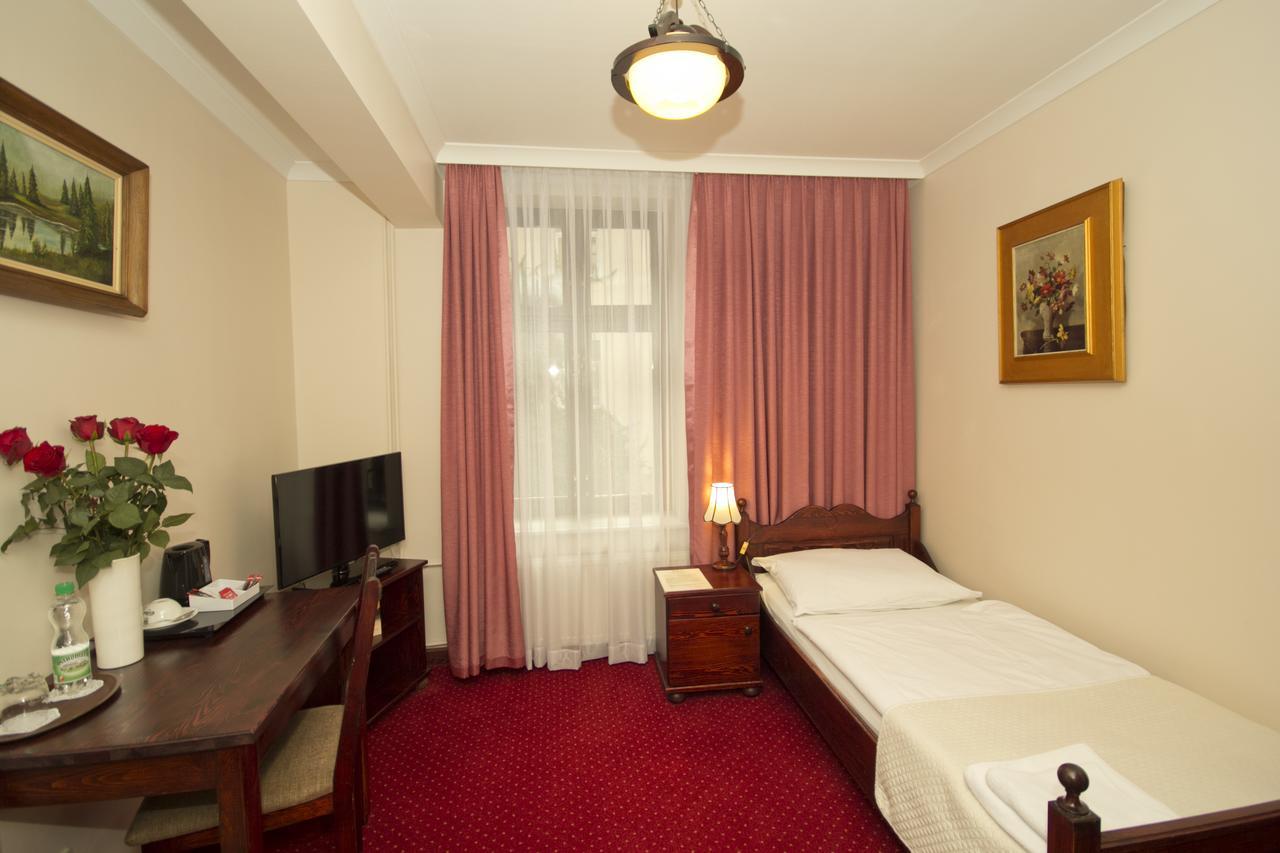 Hotel Retman ทอรูน ภายนอก รูปภาพ