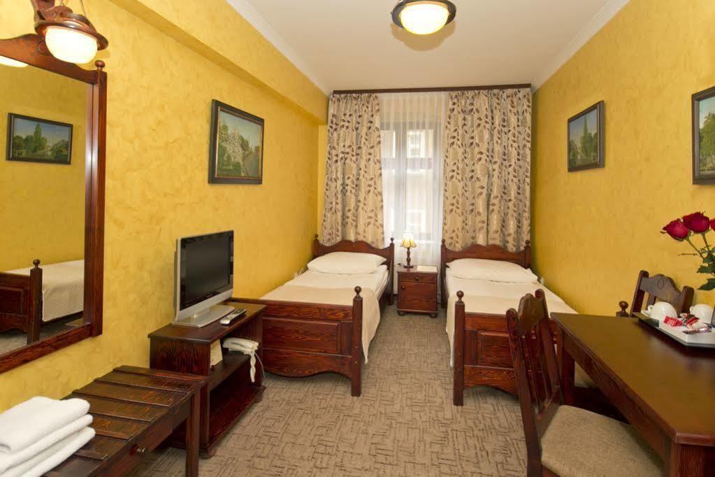 Hotel Retman ทอรูน ภายนอก รูปภาพ