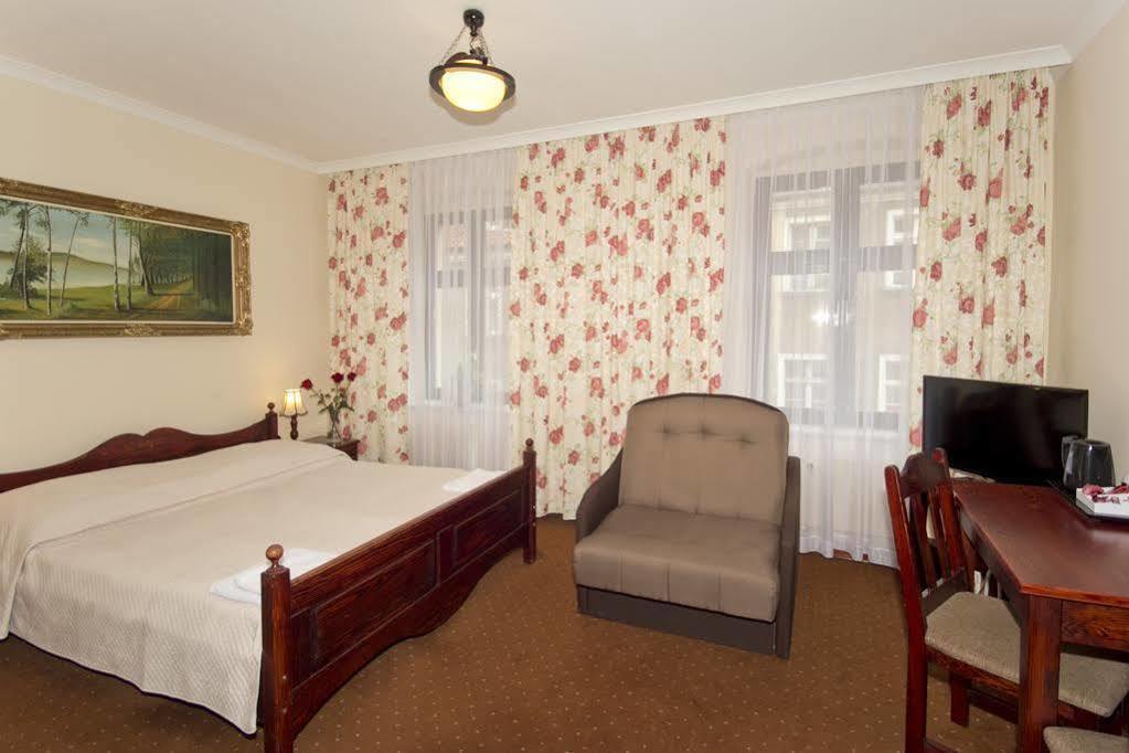 Hotel Retman ทอรูน ภายนอก รูปภาพ